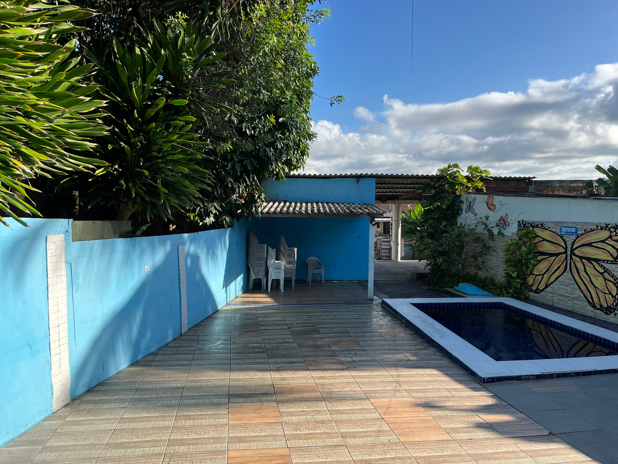 Piscina e área de eventos do Ianne House